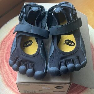 Vibram Black FiveFingers Shoes